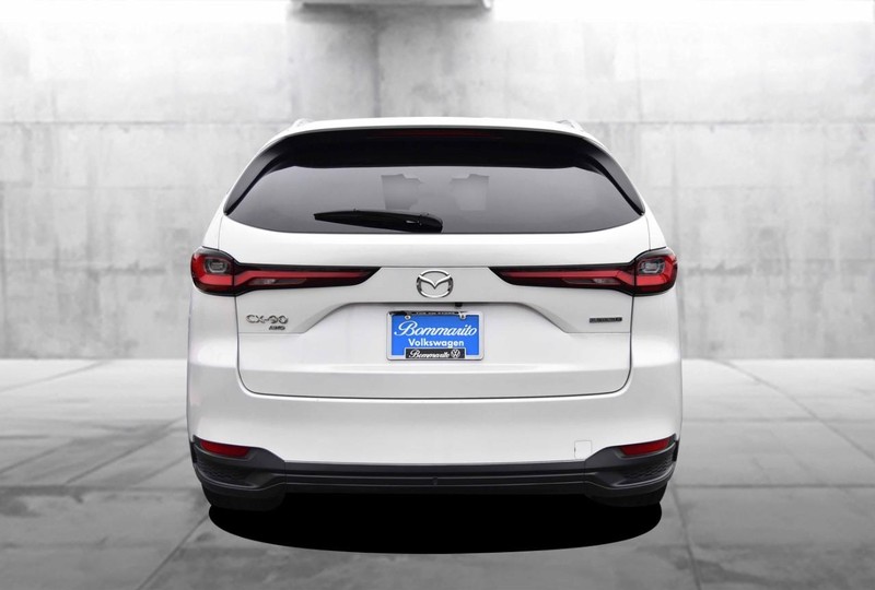 Mazda CX-90 Vehicle Full-screen Gallery Image 06