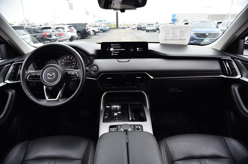 Mazda CX-90 Vehicle Full-screen Gallery Image 07