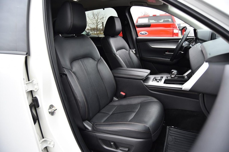 Mazda CX-90 Vehicle Full-screen Gallery Image 22