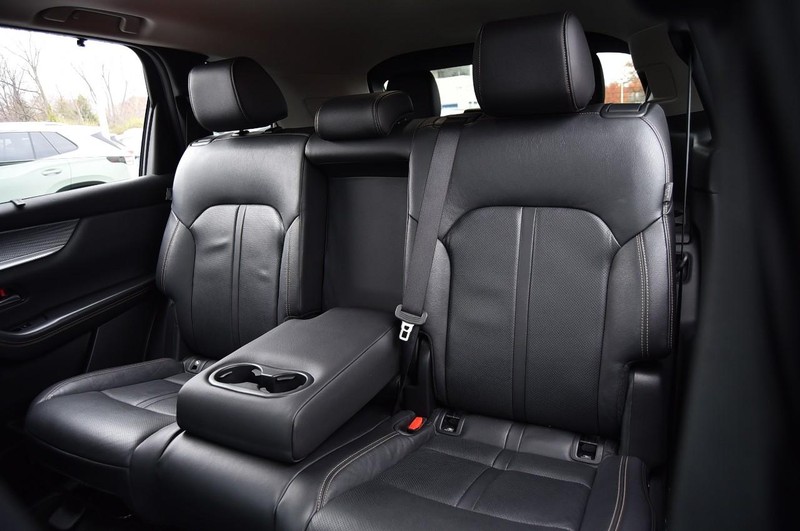 Mazda CX-90 Vehicle Full-screen Gallery Image 24