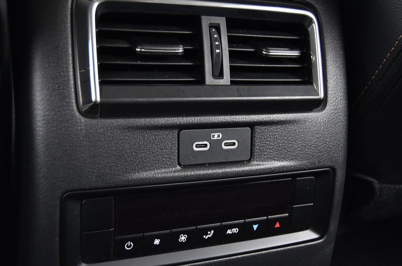 Mazda CX-90 Vehicle Full-screen Gallery Image 25