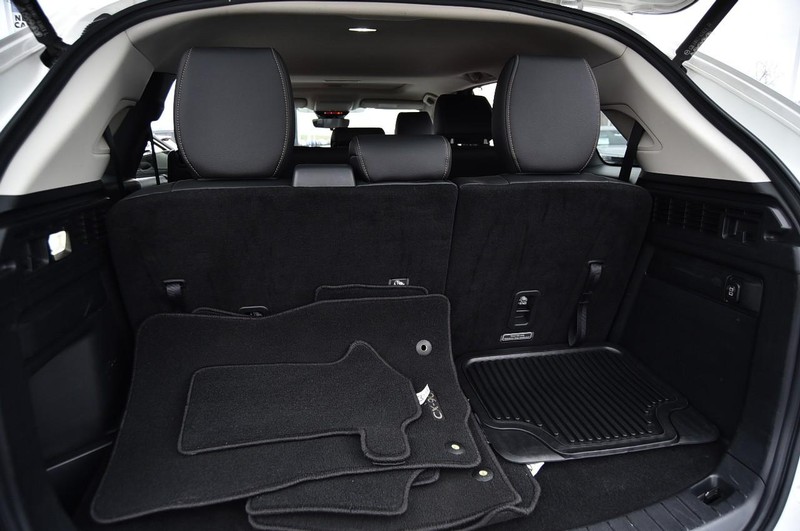 Mazda CX-90 Vehicle Full-screen Gallery Image 27