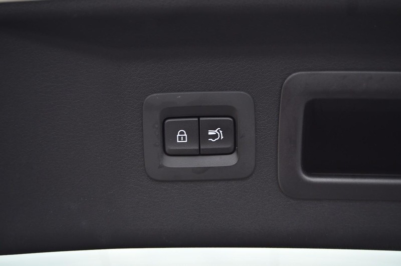 Mazda CX-90 Vehicle Full-screen Gallery Image 28