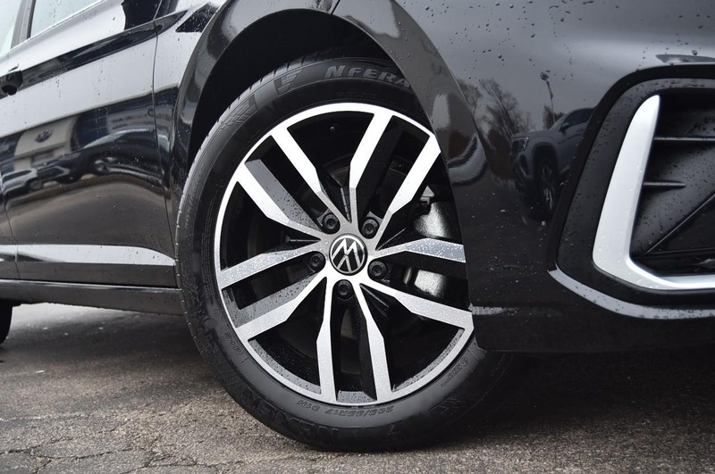 Volkswagen Jetta Vehicle Image 03