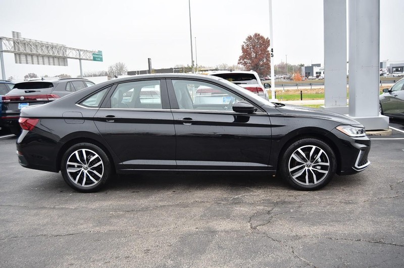 Volkswagen Jetta Vehicle Image 05