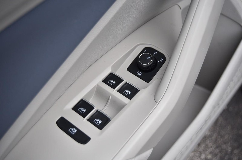 Volkswagen Jetta Vehicle Image 08