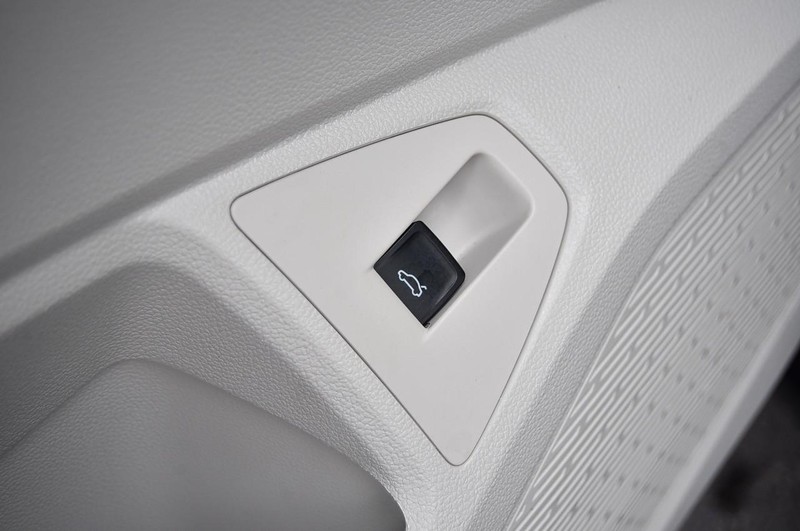 Volkswagen Jetta Vehicle Image 09