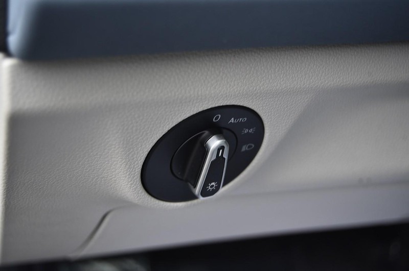 Volkswagen Jetta Vehicle Image 11