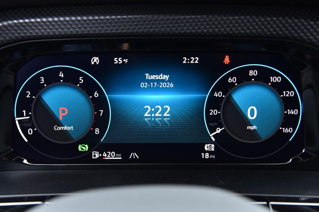 Volkswagen Atlas Cross Sport Vehicle Full-screen Gallery Image 12