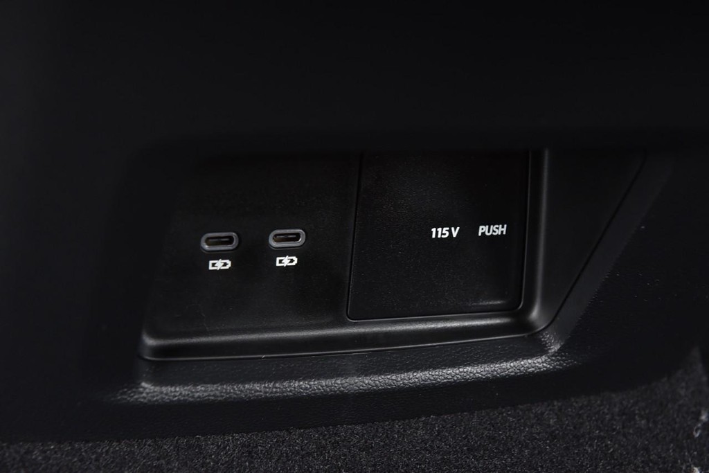 Volkswagen Atlas Cross Sport Vehicle Full-screen Gallery Image 24