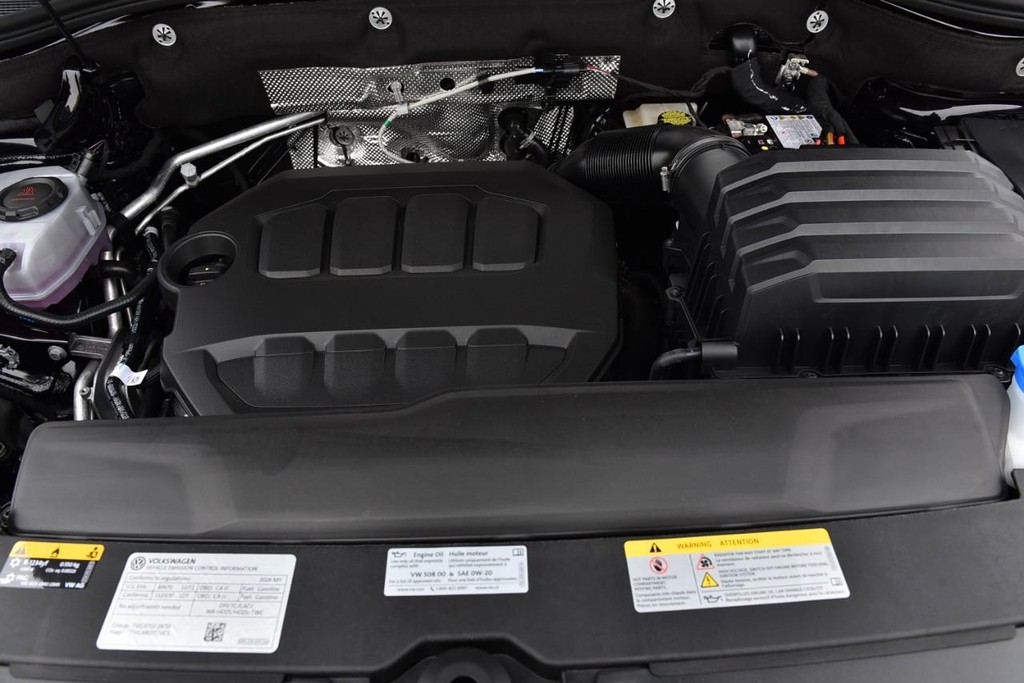 Volkswagen Atlas Cross Sport Vehicle Full-screen Gallery Image 27