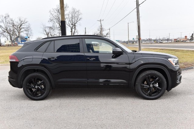 Volkswagen Atlas Cross Sport Vehicle Image 05