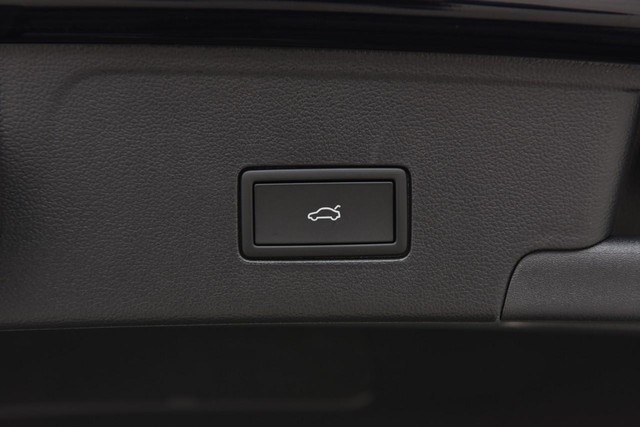 Volkswagen Atlas Cross Sport Vehicle Image 26