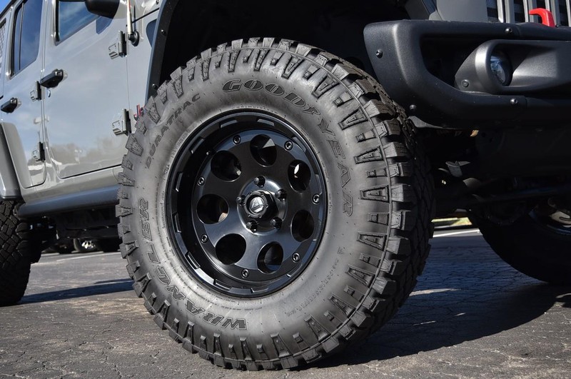 Jeep Wrangler Unlimited Vehicle Image 03