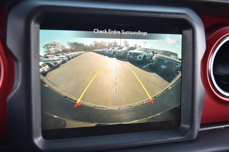 Jeep Wrangler Unlimited Vehicle Image 12