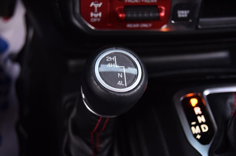 Jeep Wrangler Unlimited Vehicle Image 16