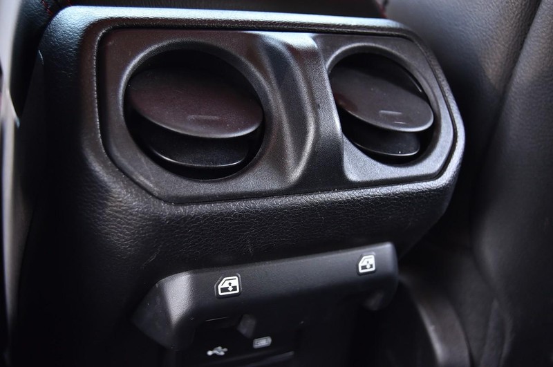 Jeep Wrangler Unlimited Vehicle Image 23