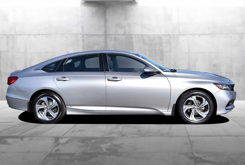 Honda Accord Sedan Vehicle Full-screen Gallery Image 05