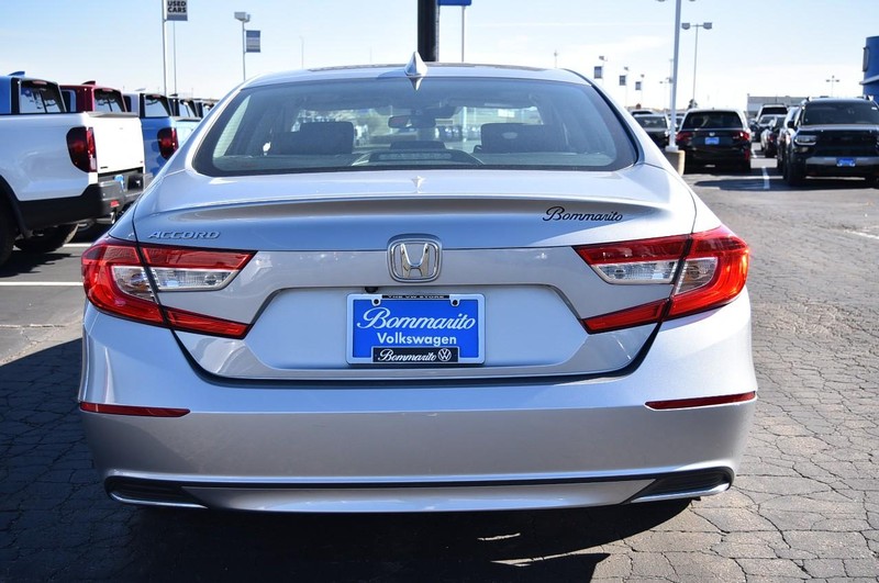 Honda Accord Sedan Vehicle Full-screen Gallery Image 12