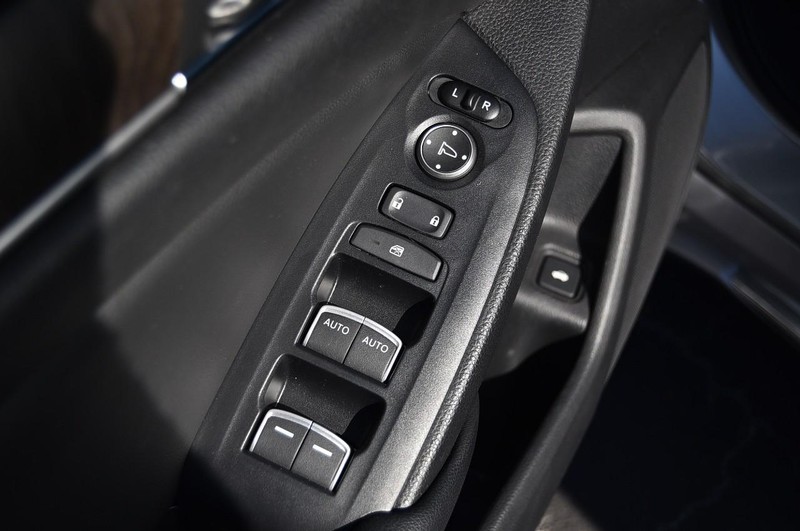 Honda Accord Sedan Vehicle Full-screen Gallery Image 14