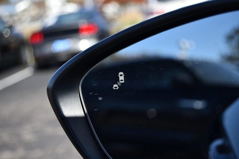 Honda Accord Sedan Vehicle Full-screen Gallery Image 16