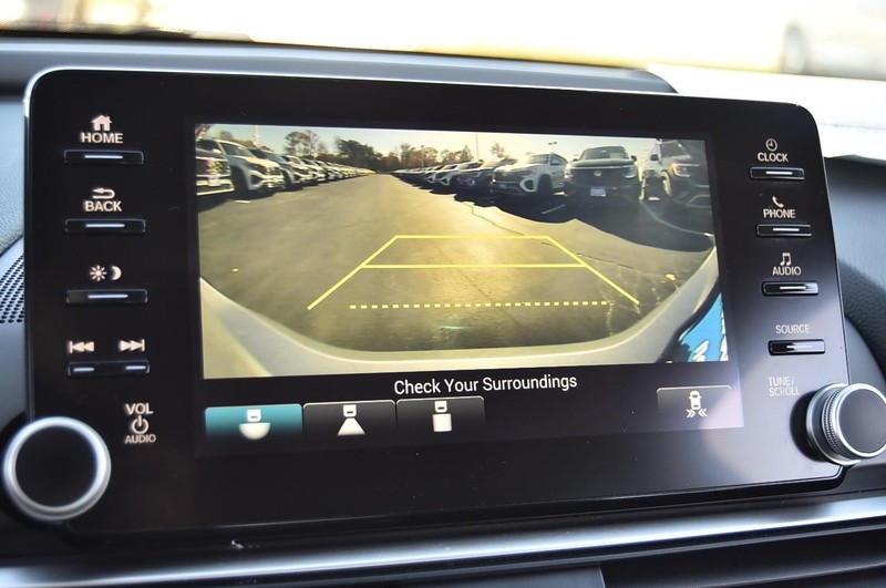 Honda Accord Sedan Vehicle Full-screen Gallery Image 19