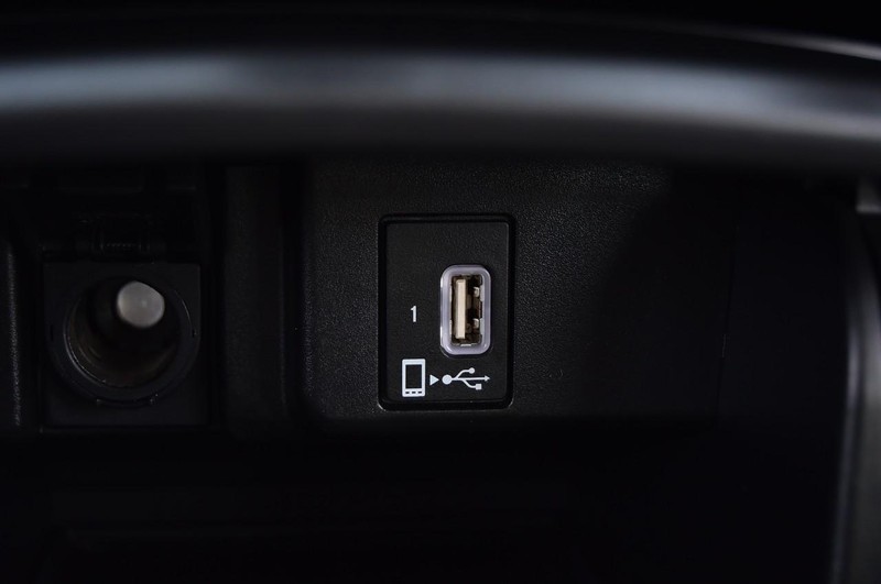 Honda Accord Sedan Vehicle Full-screen Gallery Image 23