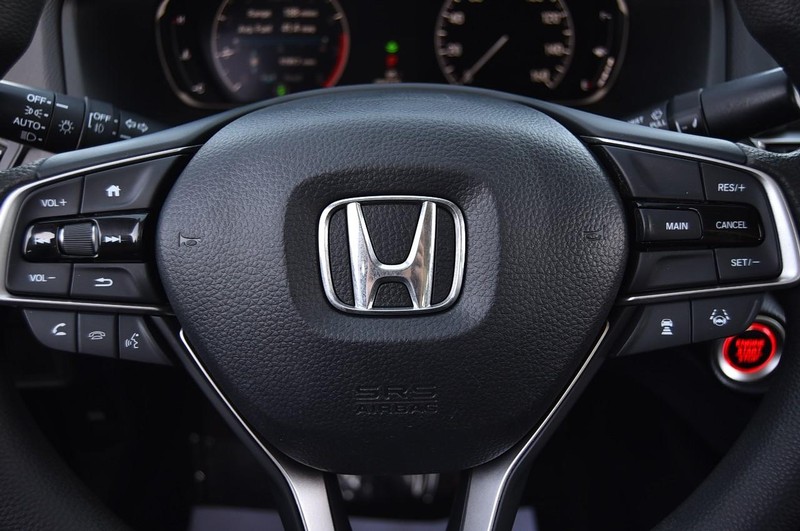 Honda Accord Sedan Vehicle Full-screen Gallery Image 26