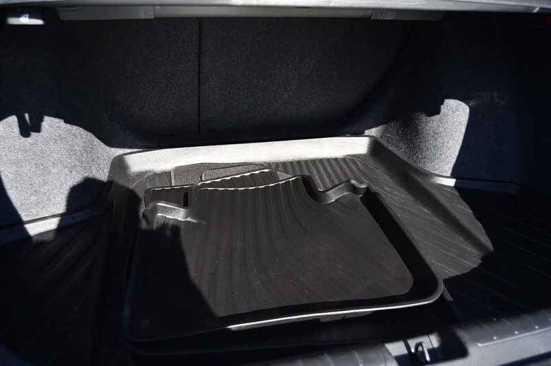 Honda Accord Sedan Vehicle Full-screen Gallery Image 32