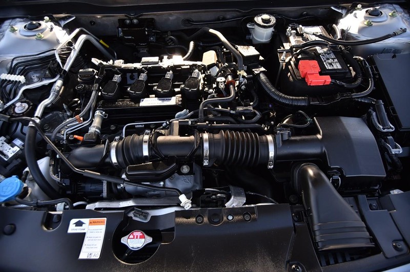 Honda Accord Sedan Vehicle Full-screen Gallery Image 33