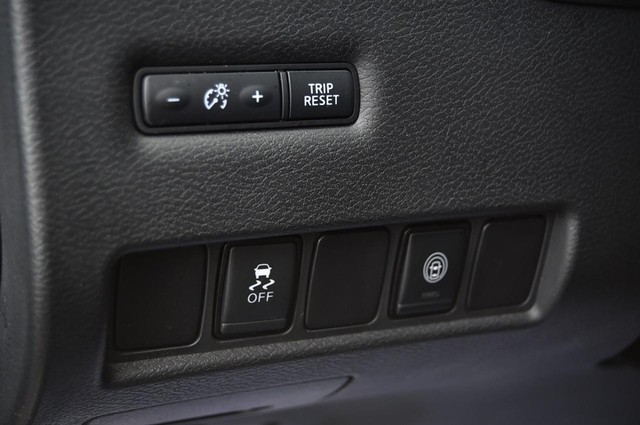 Nissan Murano Vehicle Image 11