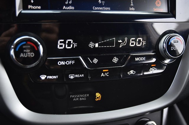 Nissan Murano Vehicle Image 15