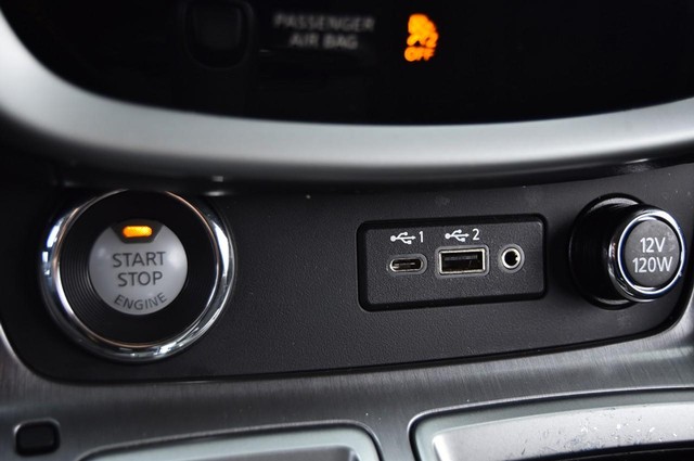 Nissan Murano Vehicle Image 16