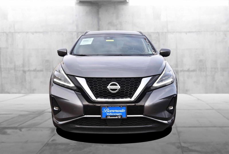 Nissan Murano Vehicle Full-screen Gallery Image 04