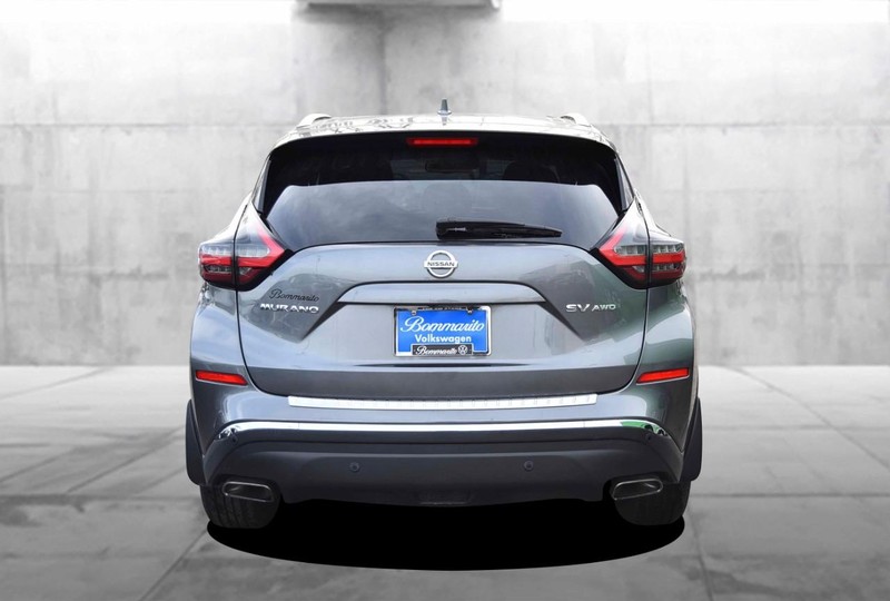 Nissan Murano Vehicle Full-screen Gallery Image 06