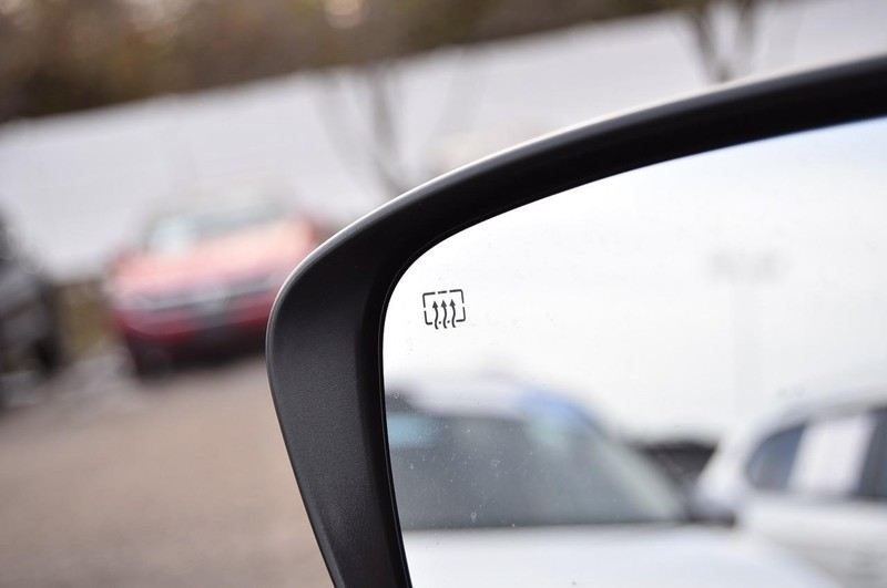 Nissan Murano Vehicle Full-screen Gallery Image 10