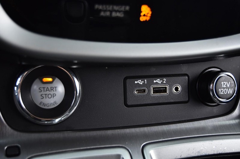 Nissan Murano Vehicle Full-screen Gallery Image 16