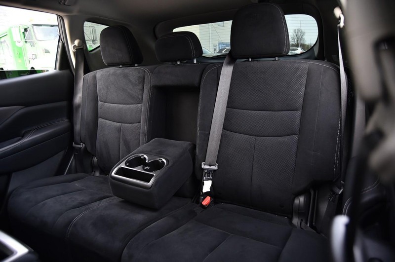 Nissan Murano Vehicle Full-screen Gallery Image 20