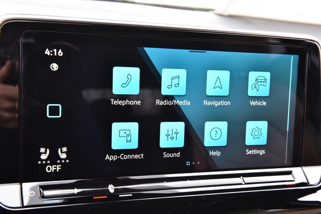 Volkswagen Atlas Cross Sport Vehicle Image 13