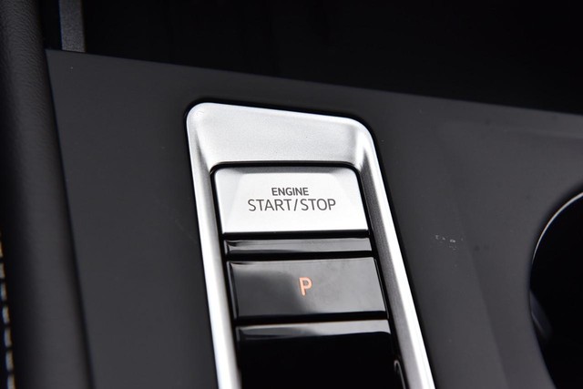 Volkswagen Atlas Cross Sport Vehicle Image 16