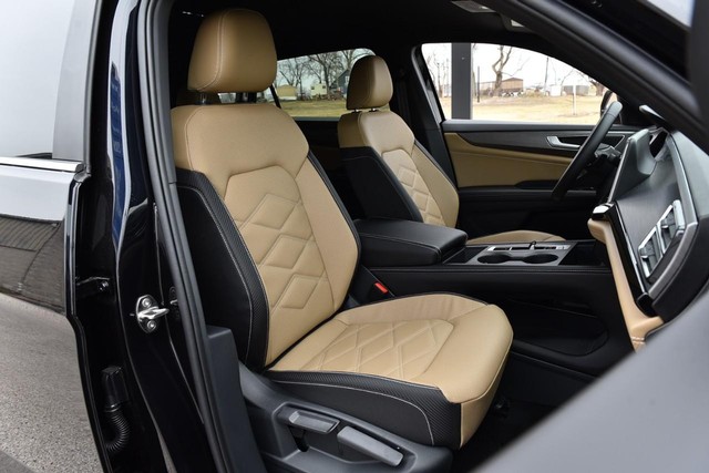 Volkswagen Atlas Cross Sport Vehicle Image 19