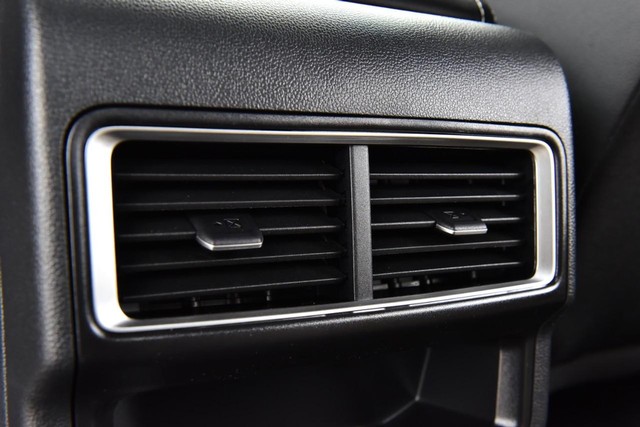 Volkswagen Atlas Cross Sport Vehicle Image 21