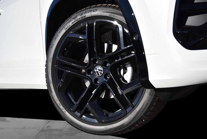 Volkswagen Tiguan Vehicle Image 03