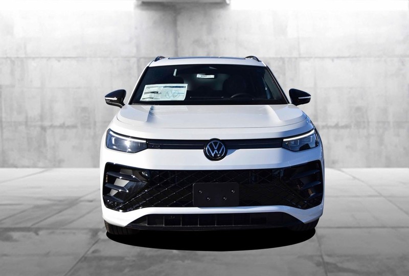 Volkswagen Tiguan Vehicle Image 04