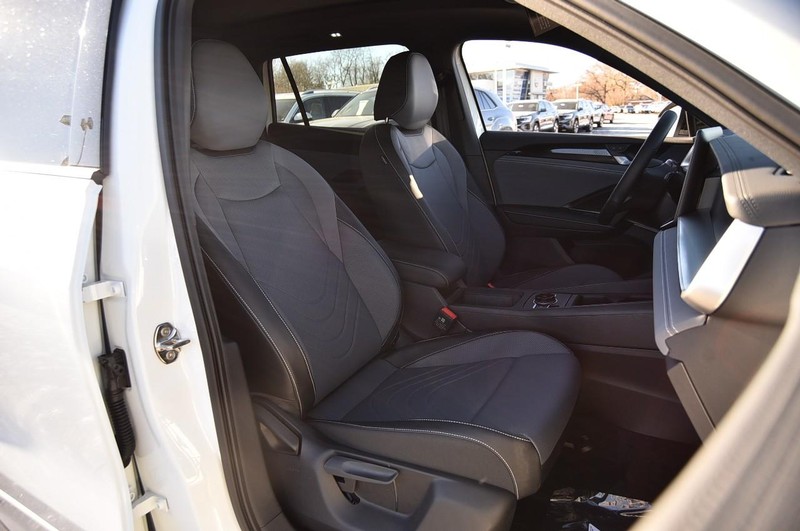 Volkswagen Tiguan Vehicle Image 19