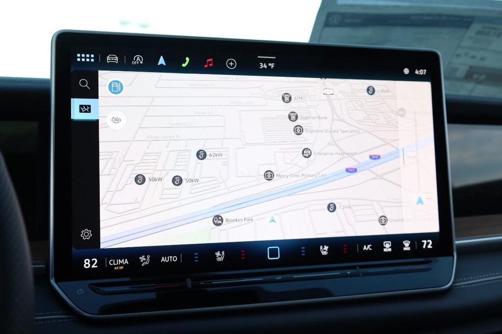 Volkswagen Tiguan Vehicle Full-screen Gallery Image 15