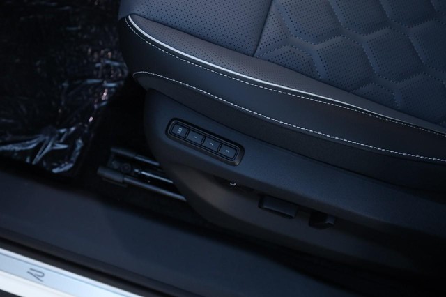 Volkswagen Tiguan Vehicle Image 10