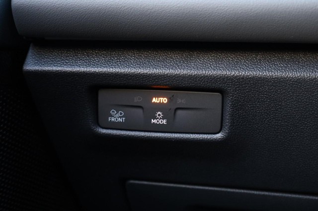 Volkswagen Tiguan Vehicle Image 22