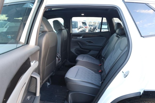 Volkswagen Tiguan Vehicle Image 23