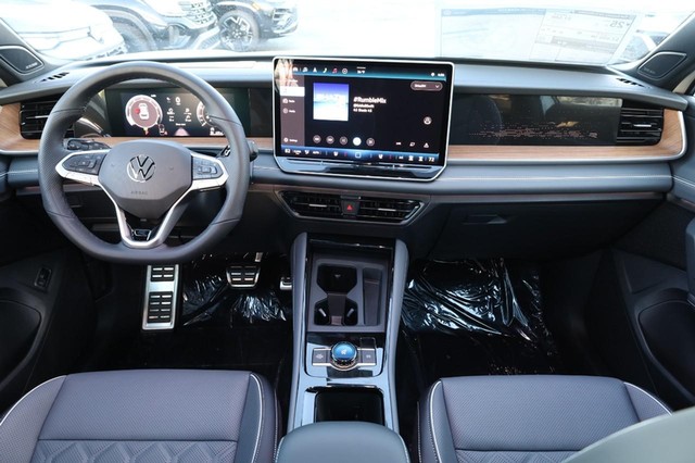 Volkswagen Tiguan Vehicle Image 25